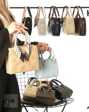 کیف LV گلدوزی زنانه